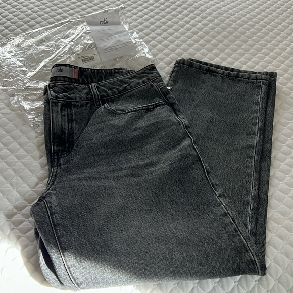 NEW Cabi Boyfriend Jeans - Picture 1 of 5